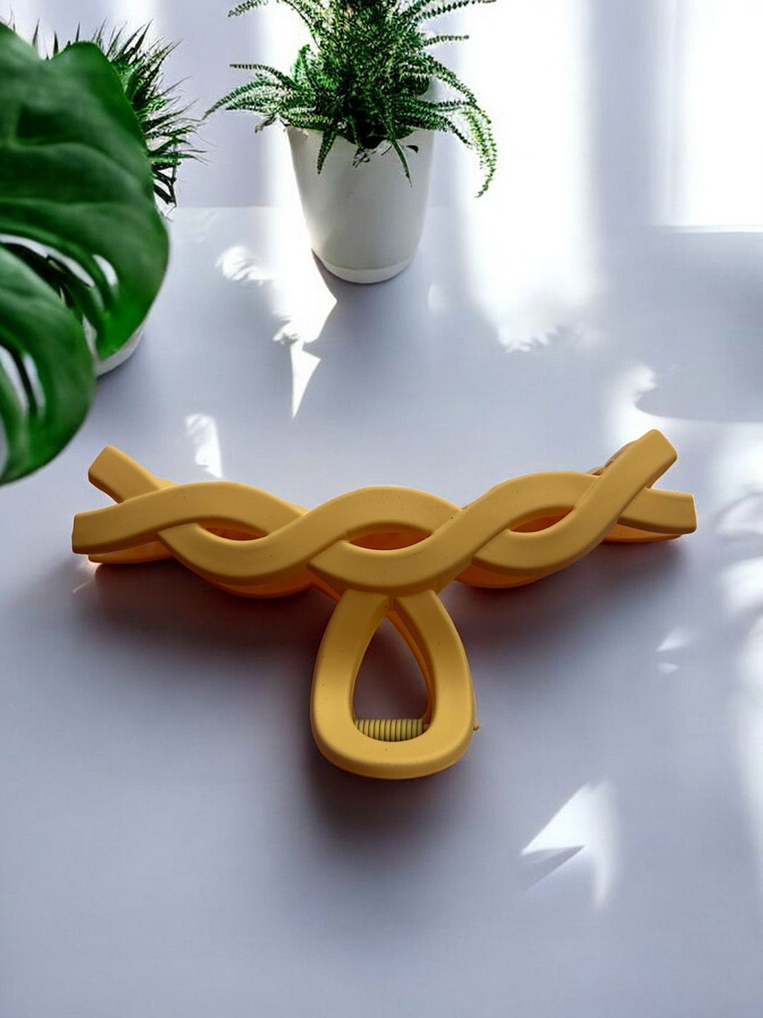 CHANDERKASH Women Matte Twisted Design Claw Clip