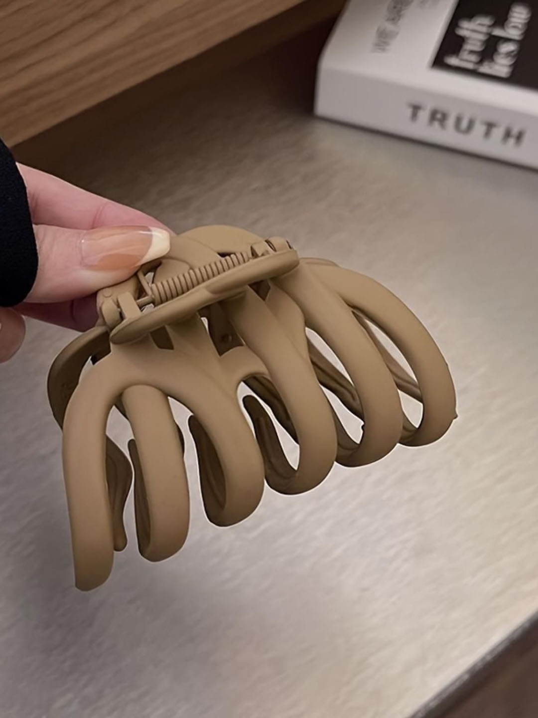 CHANDERKASH Women Simple & Stylish Claw Clip