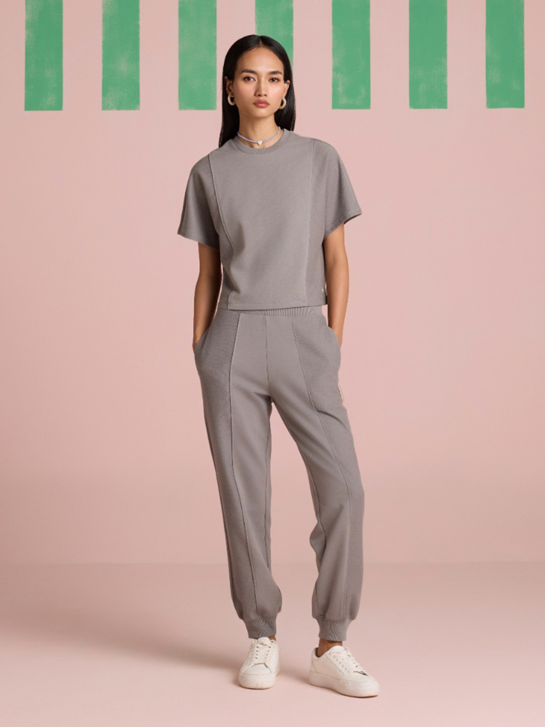 Muvazo Round Neck Top With Joggers Aeris Panel Co-Ords