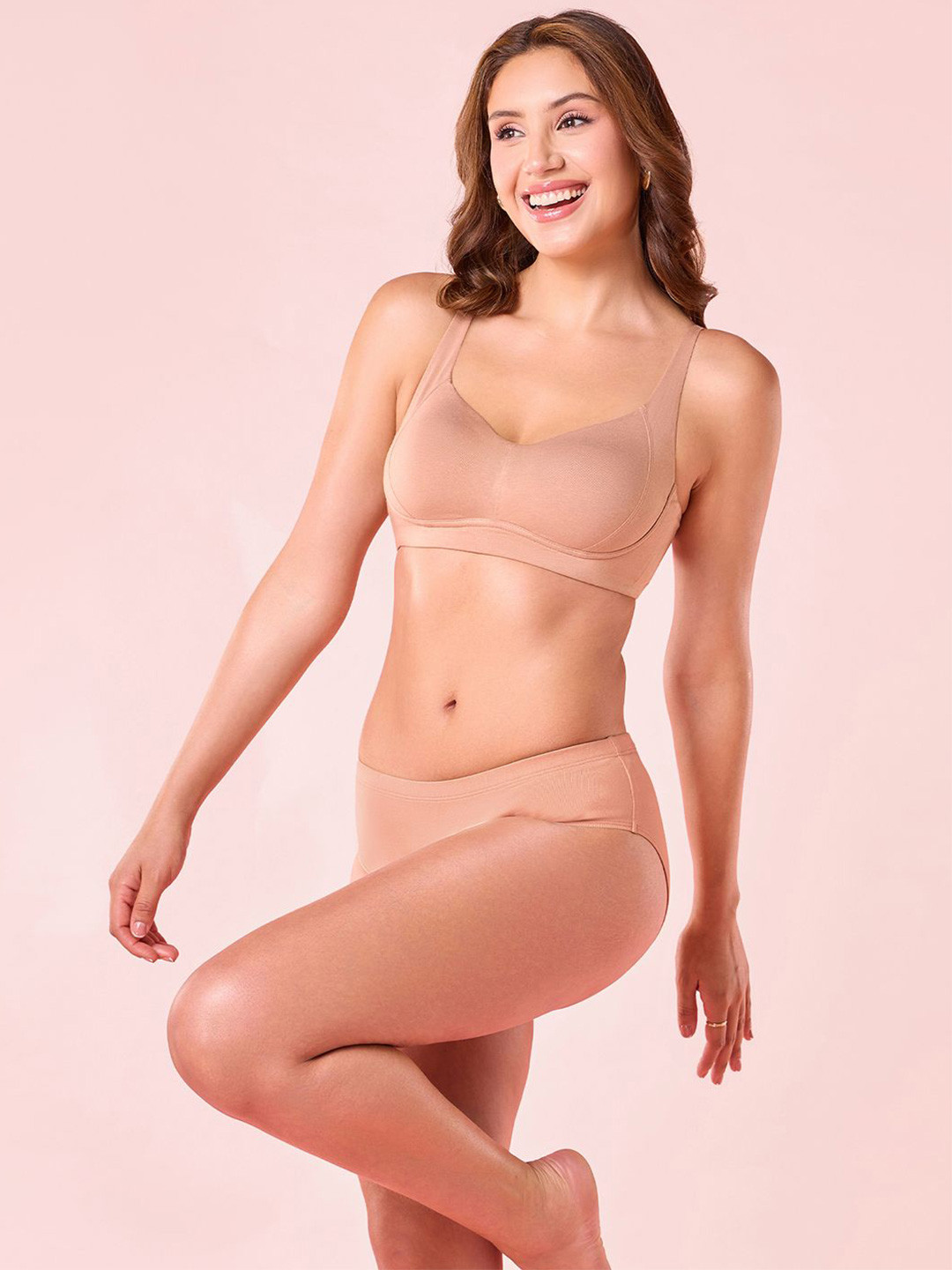 Enamor Spring Summer 25 Medium Coverage Seamless Lightly Padded T-shirt Bra