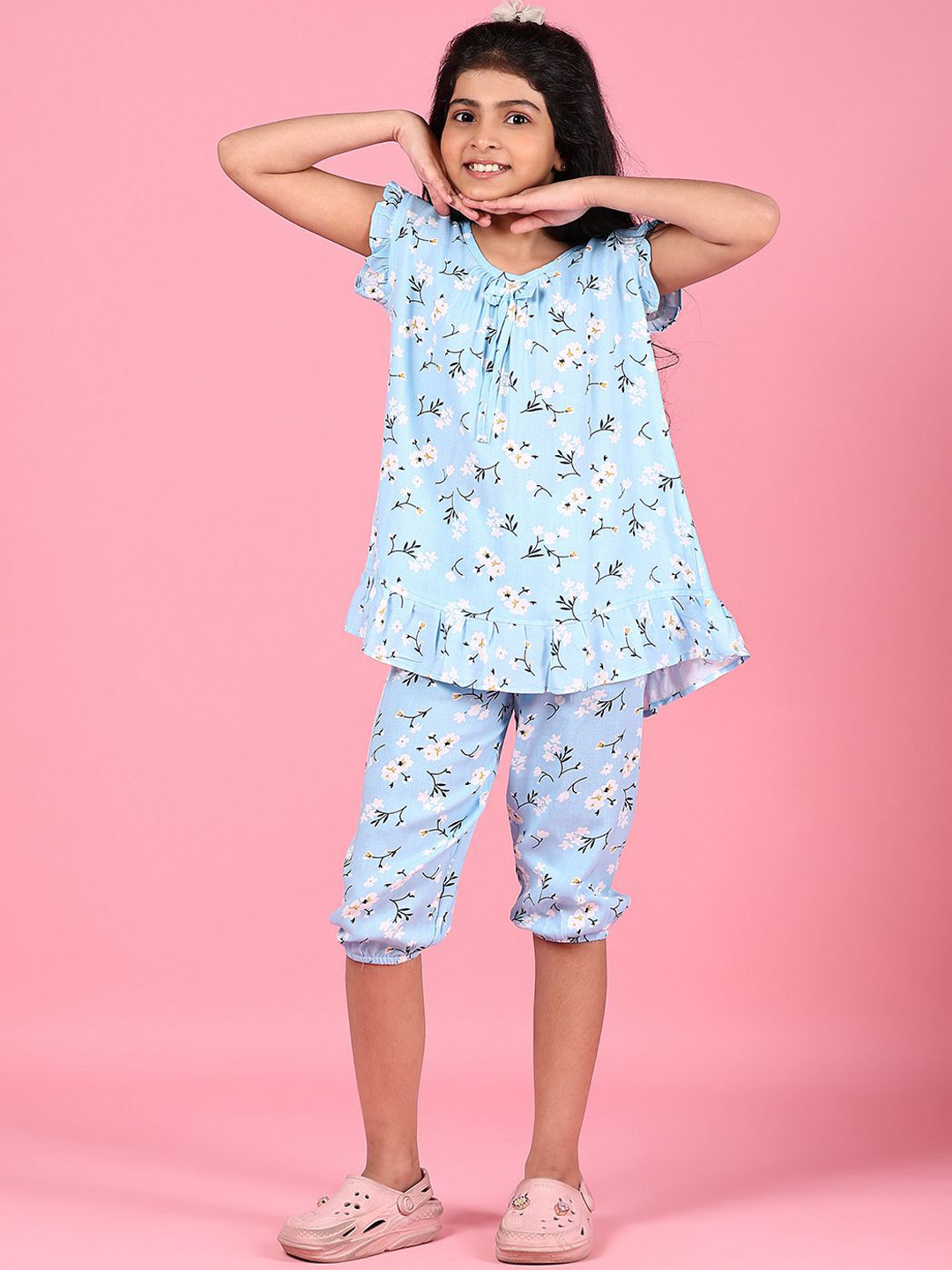 V-Mart Girls Floral Printed Night suit