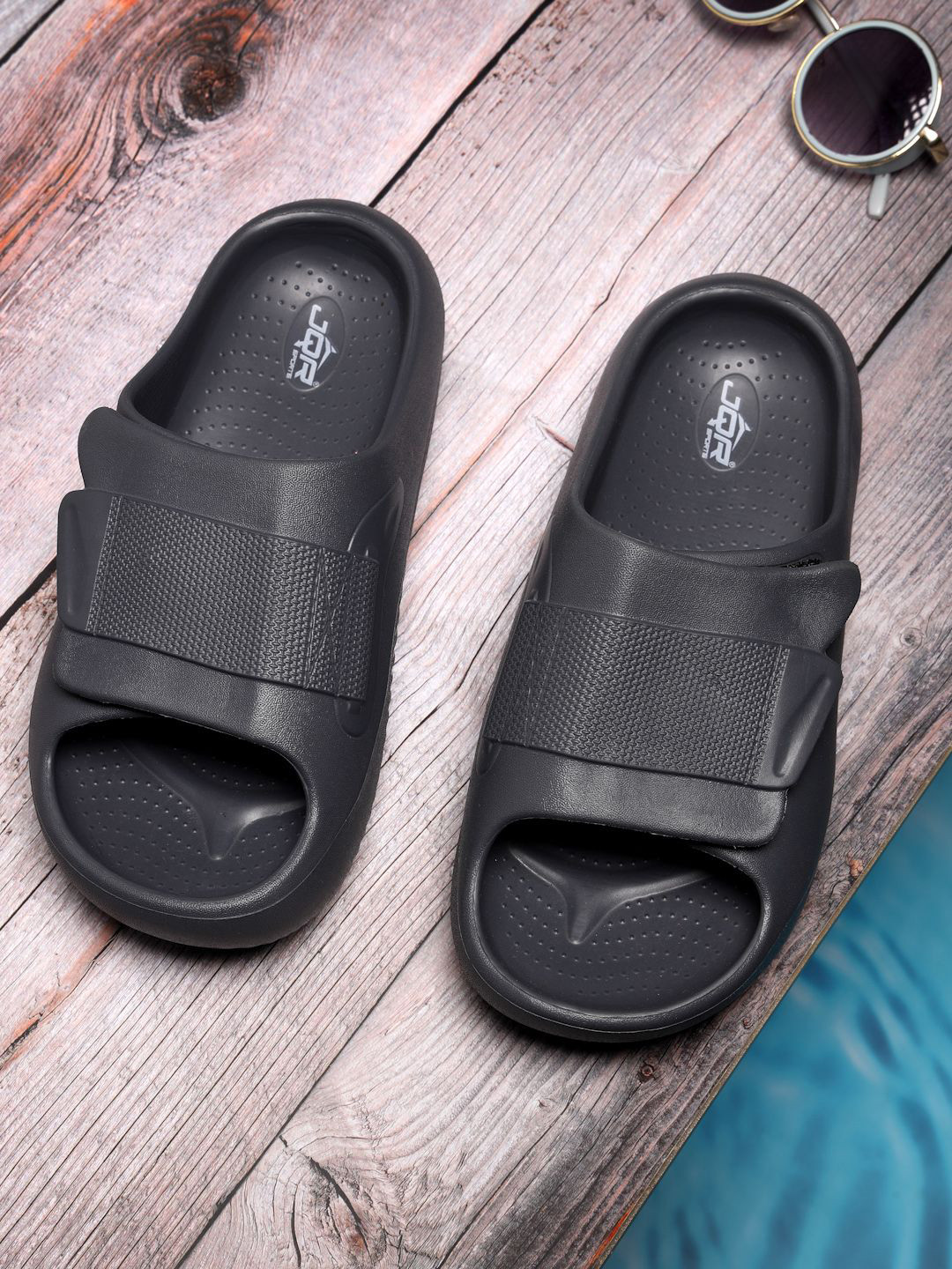 JQR Men Armada Comfortable Light Weight Anti-Skid Sliders