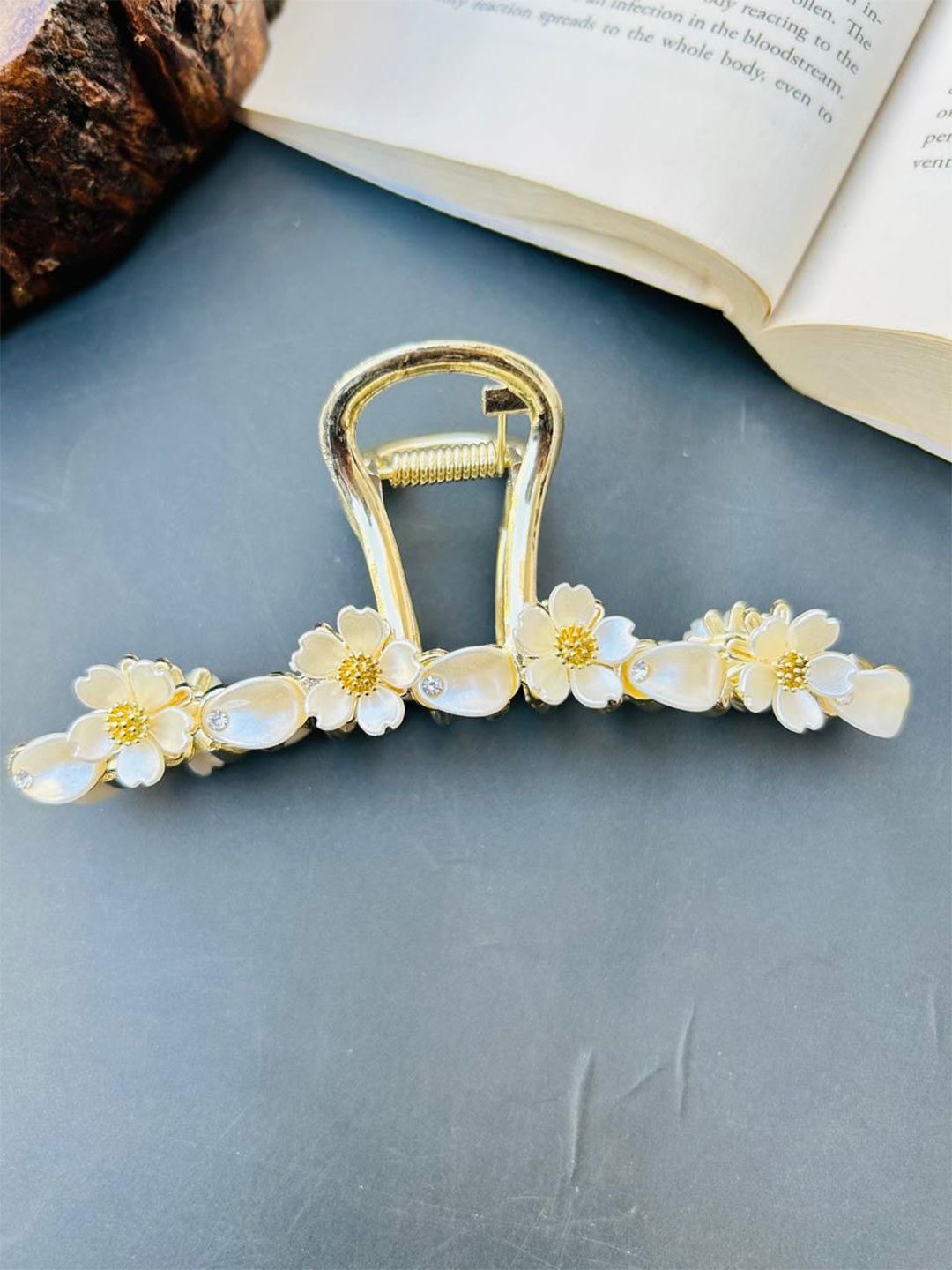 Radhya Accessories 1 pc Flower Metal Hair Claw