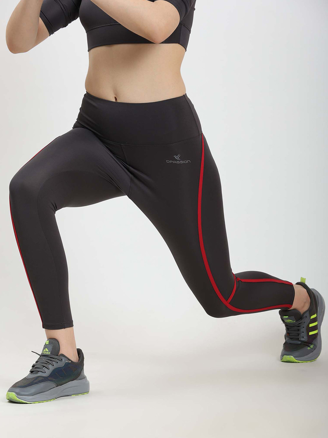 Dpassion Color-Blocked Slim-Fit Ankle-Length Knitted Rapid Dry High Rise Gym Tights