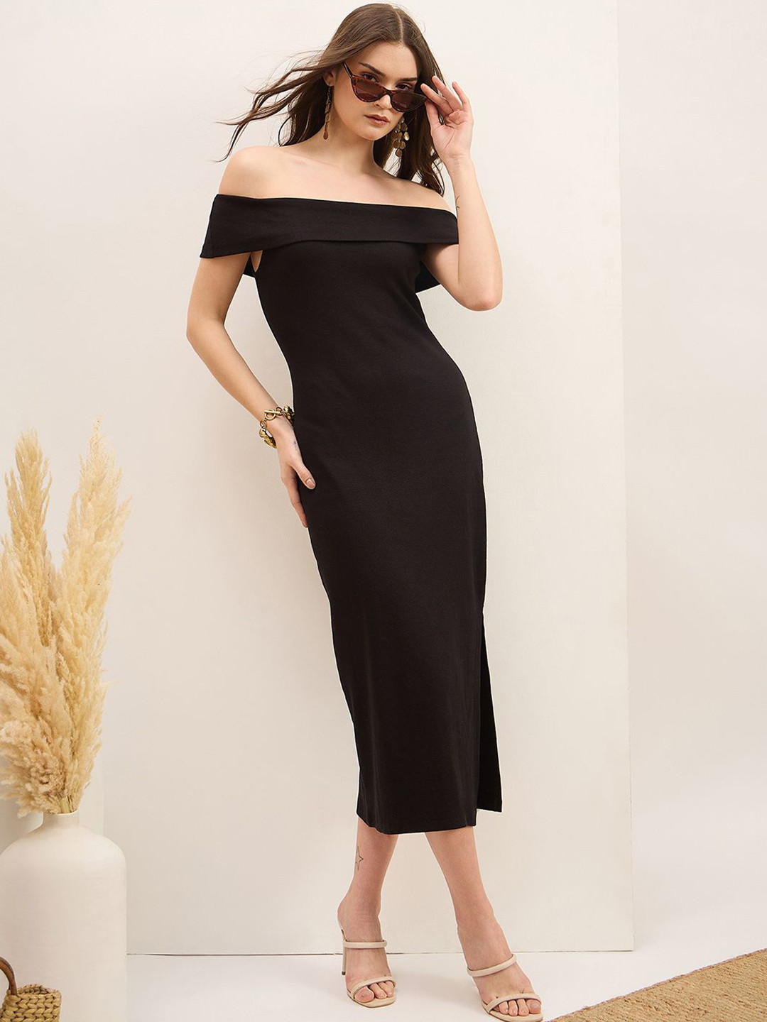 ZUMMER Off-Shoulder Bodycon Midi Dress