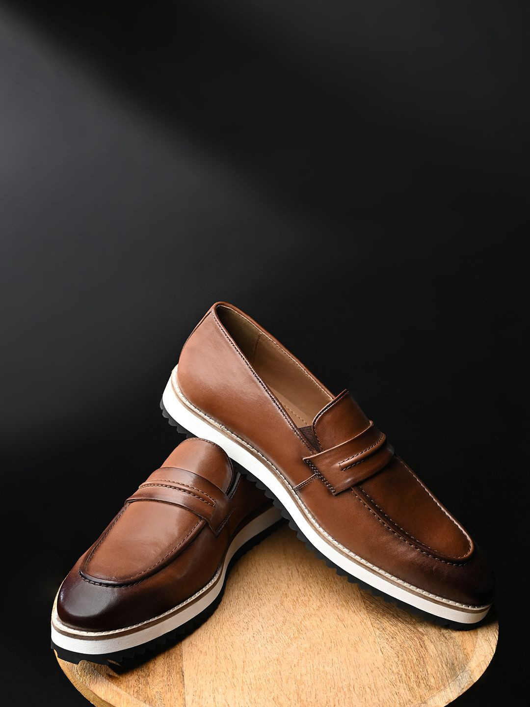 LOUIS STITCH Men Tan Smart Casual Ultra Lightweight Moccasin Shoes