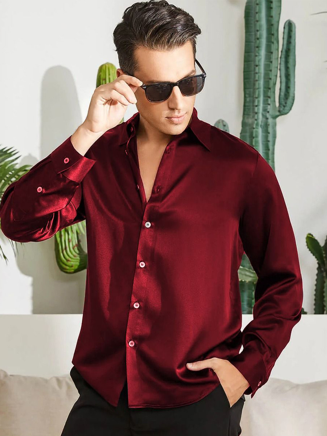 SOLSTICE Men Comfort Fit Spread Collar Solid Satin Casual Shirt