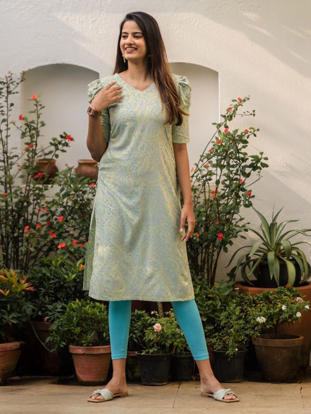 HAY Women Yoke Design Thread Work Kurta