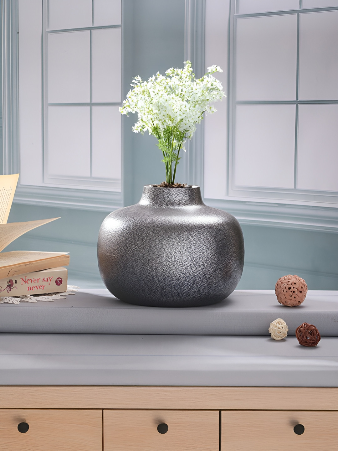 Homspurts Opulent Curve Grey Metal Flower Vase