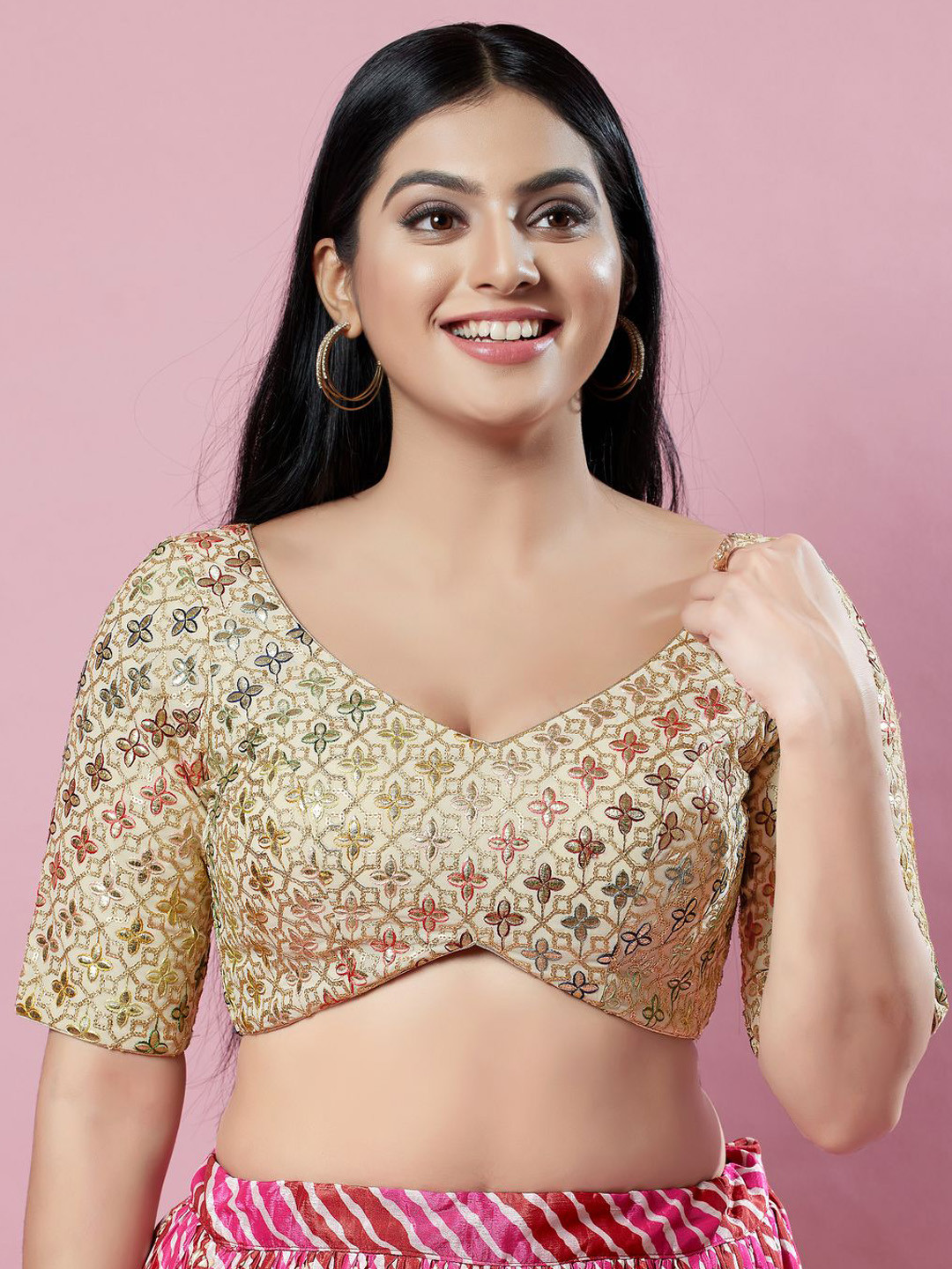 VAMAS - THE DESIGNER BLOUSES Floral Embroidered V-Neck Padded Saree Blouse