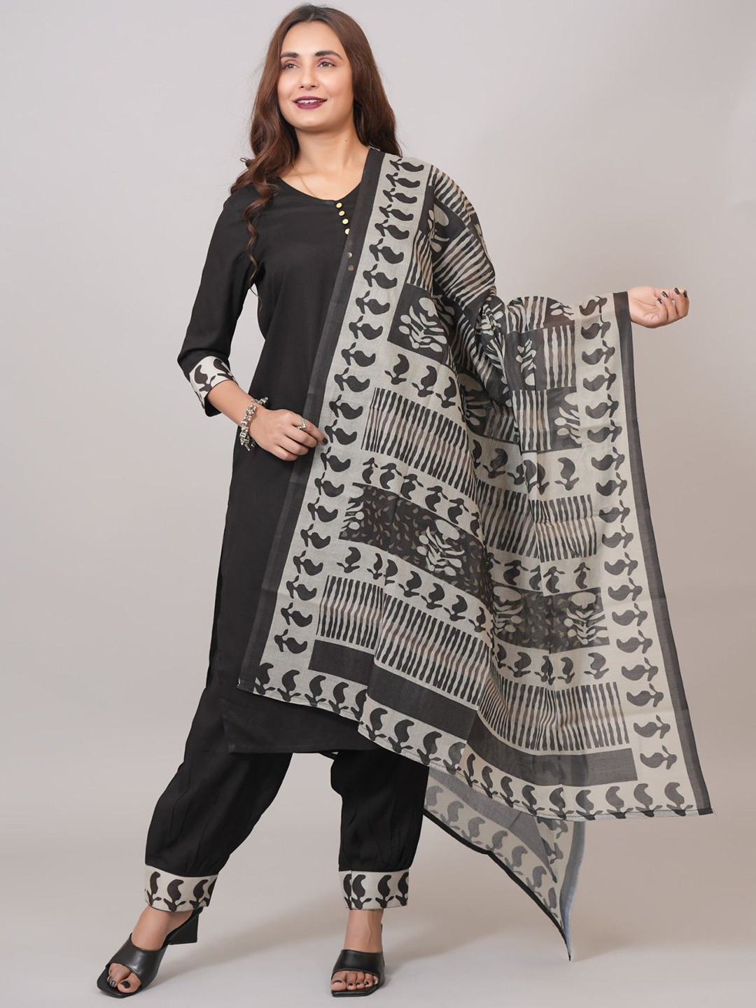 ADAA JAIPUR V-Neck Kurta With Trousers & Dupatta