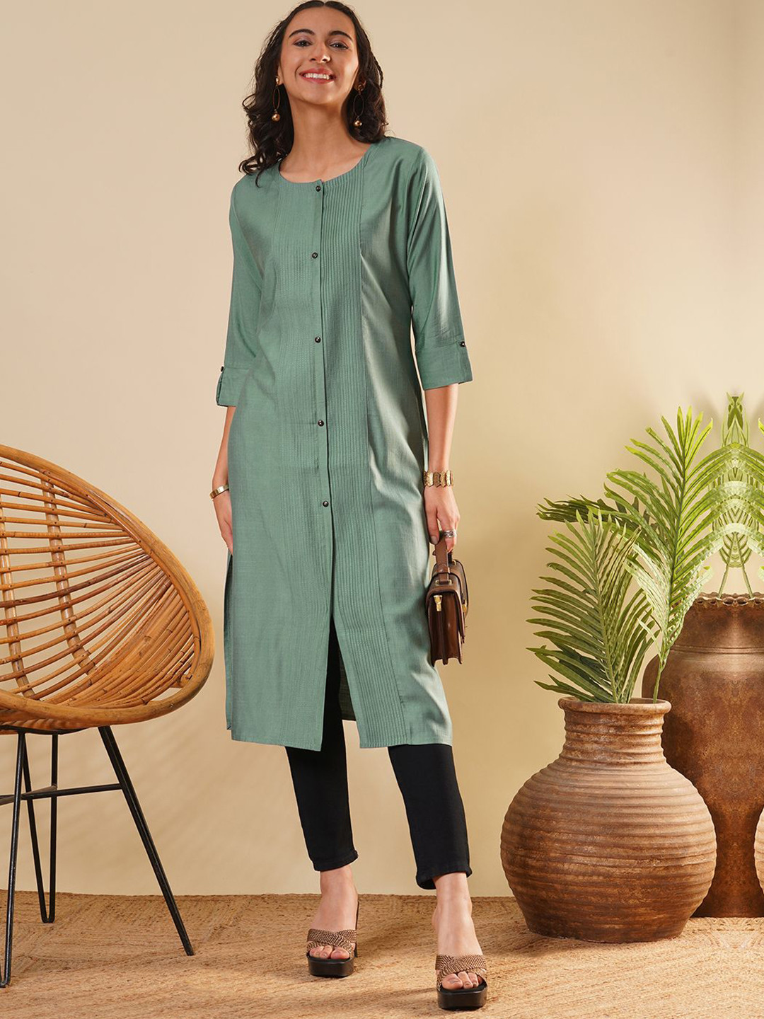 ZOLA Round Neck Pin Tucks Straight Kurta