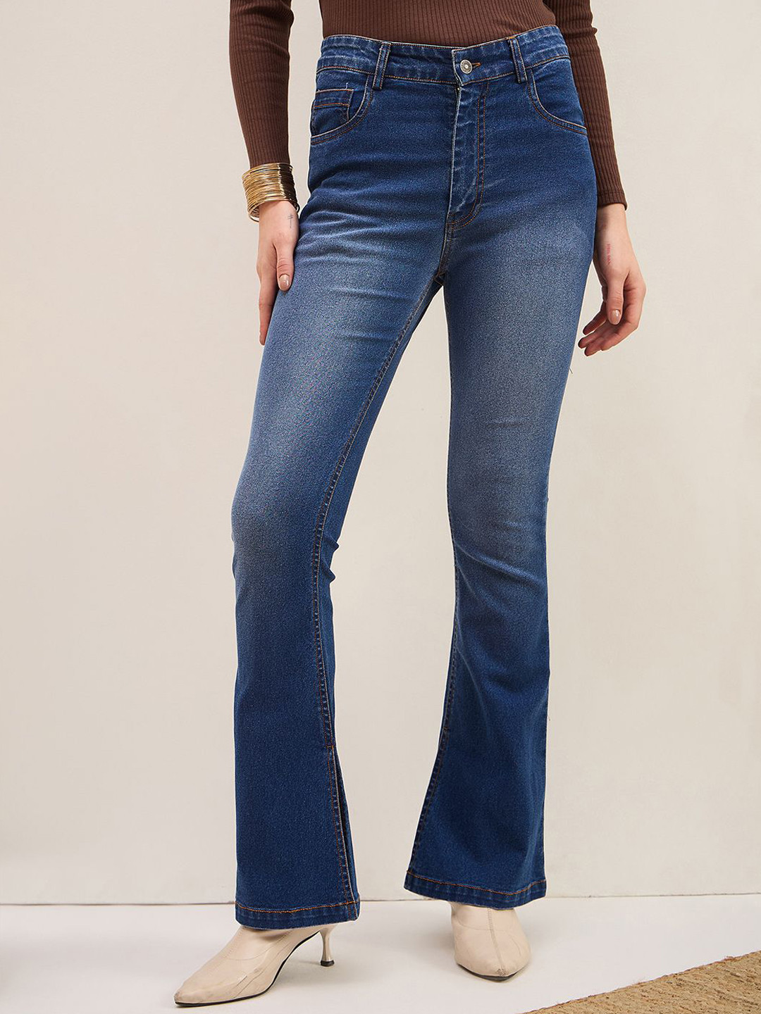 ZUMMER Women Flared Mid-RiseLight Fade Stretchable Jeans