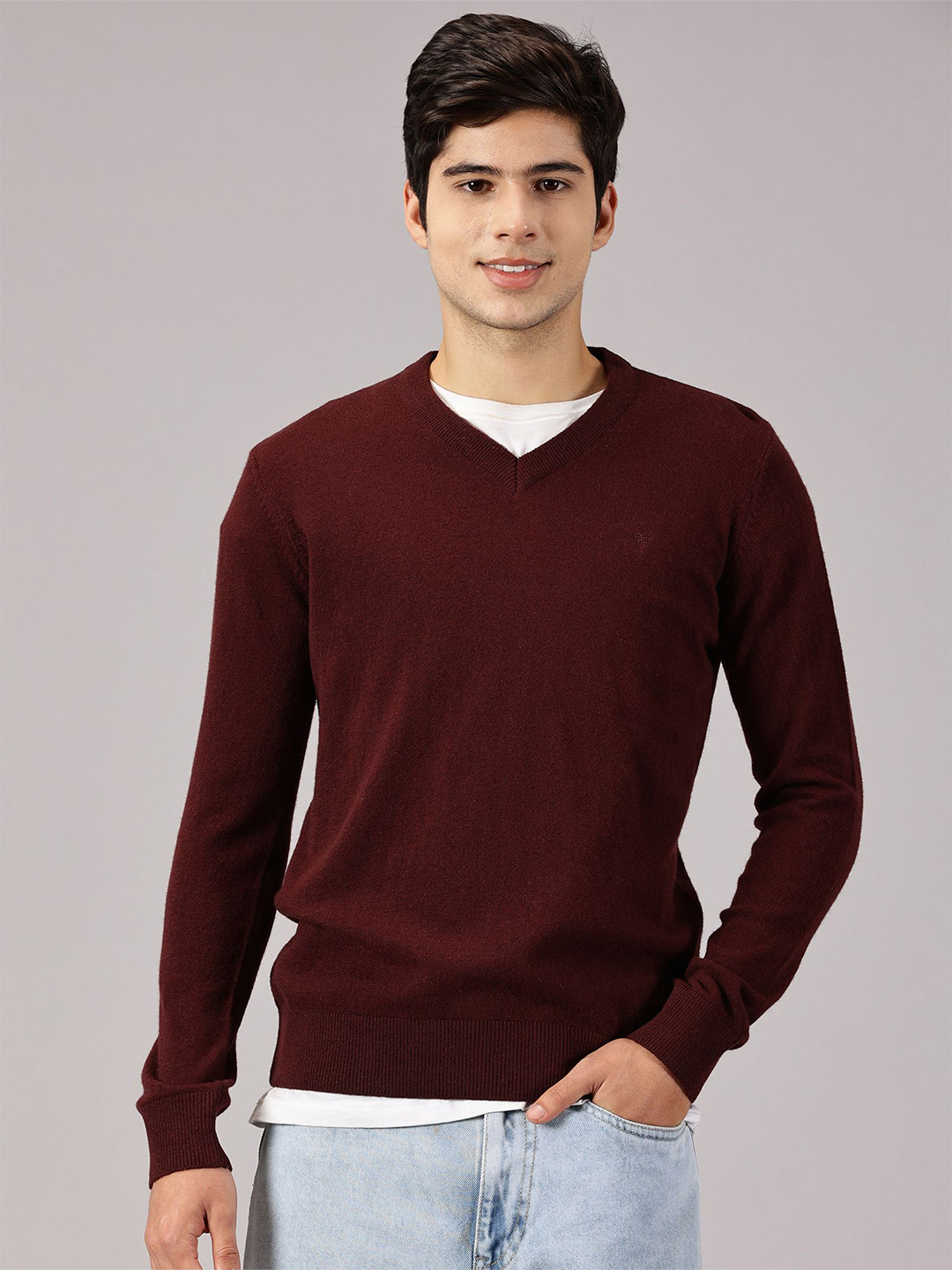BLACK BUCK Lambswool V-Neck Sweater