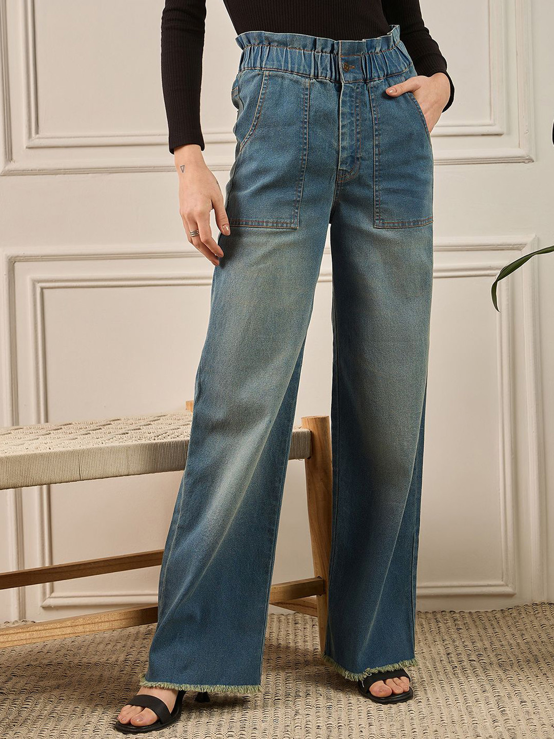 ZUMMER Women Straight Fit High-Rise Light Fade Stretchable Frayed Denim Jeans