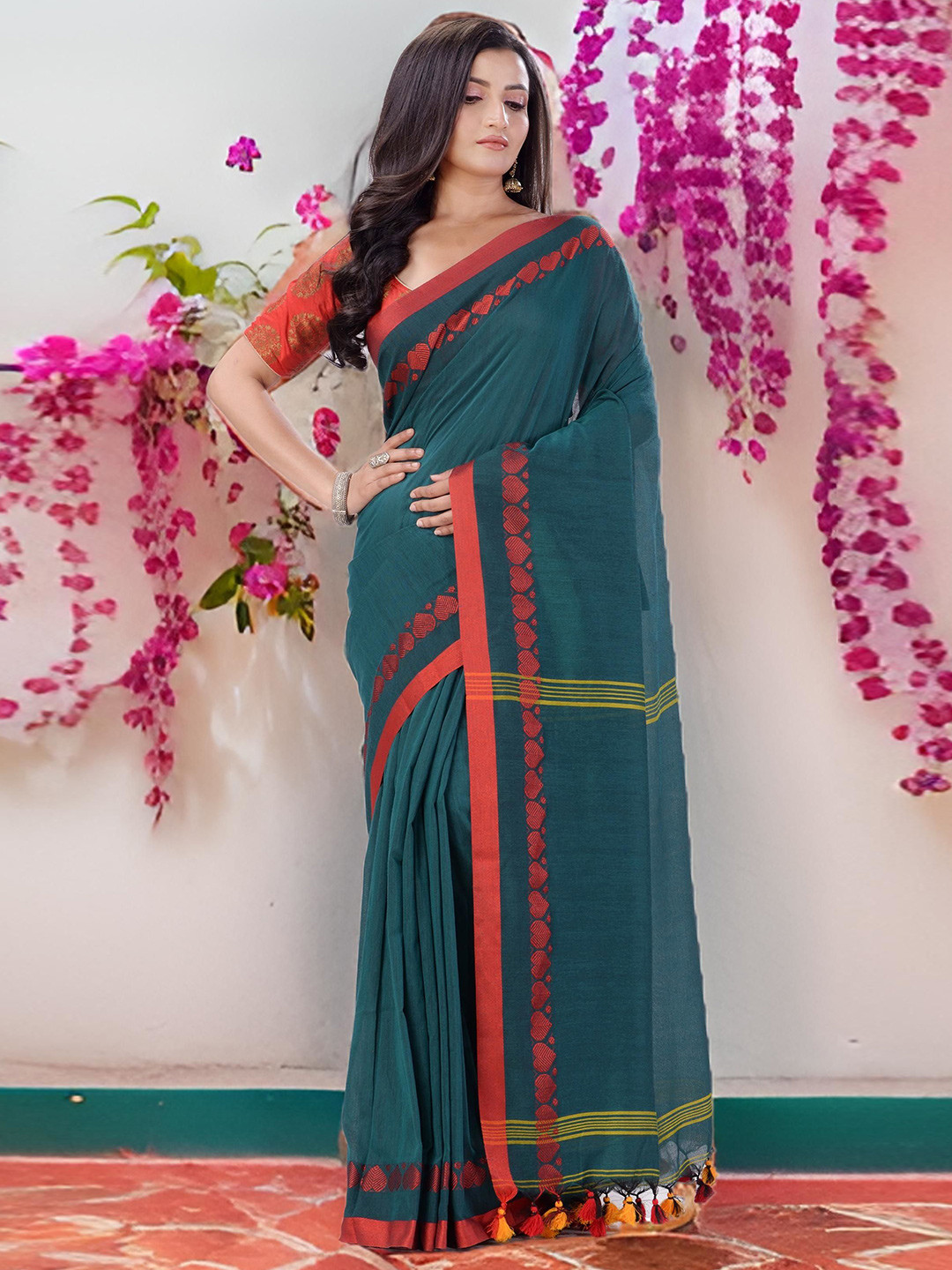 TANTLOOM Geometric Woven Design Pure Cotton Taant Saree