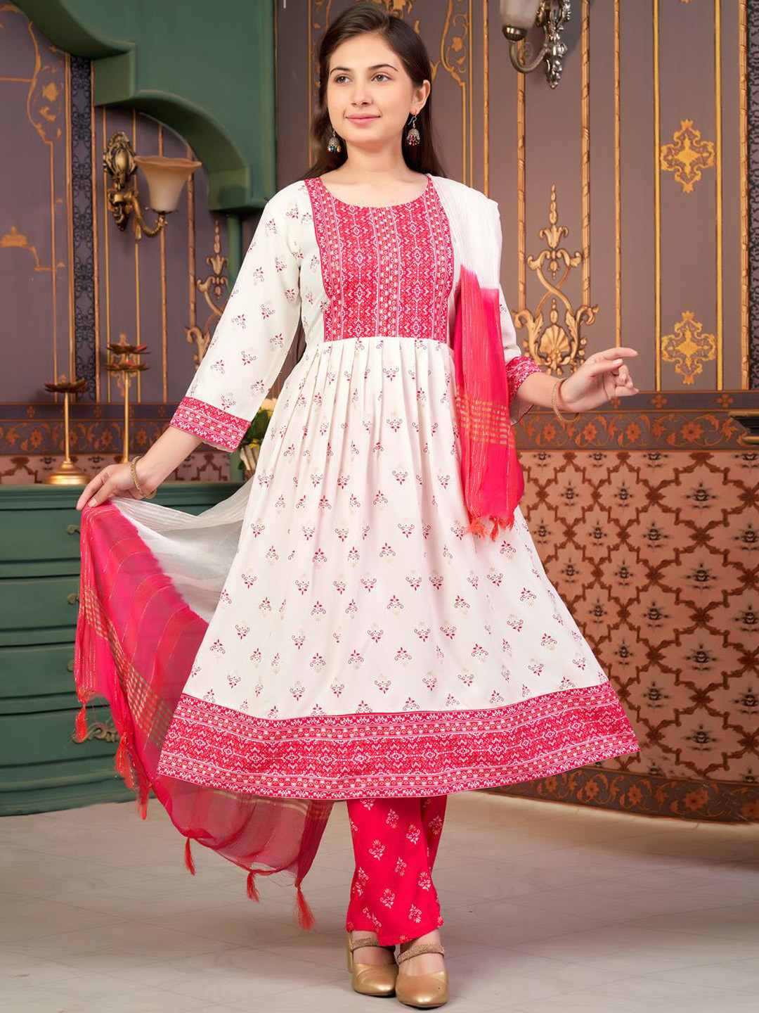 Sangria Girls Floral Printed Round Neck Foil Print Anarkali Kurta