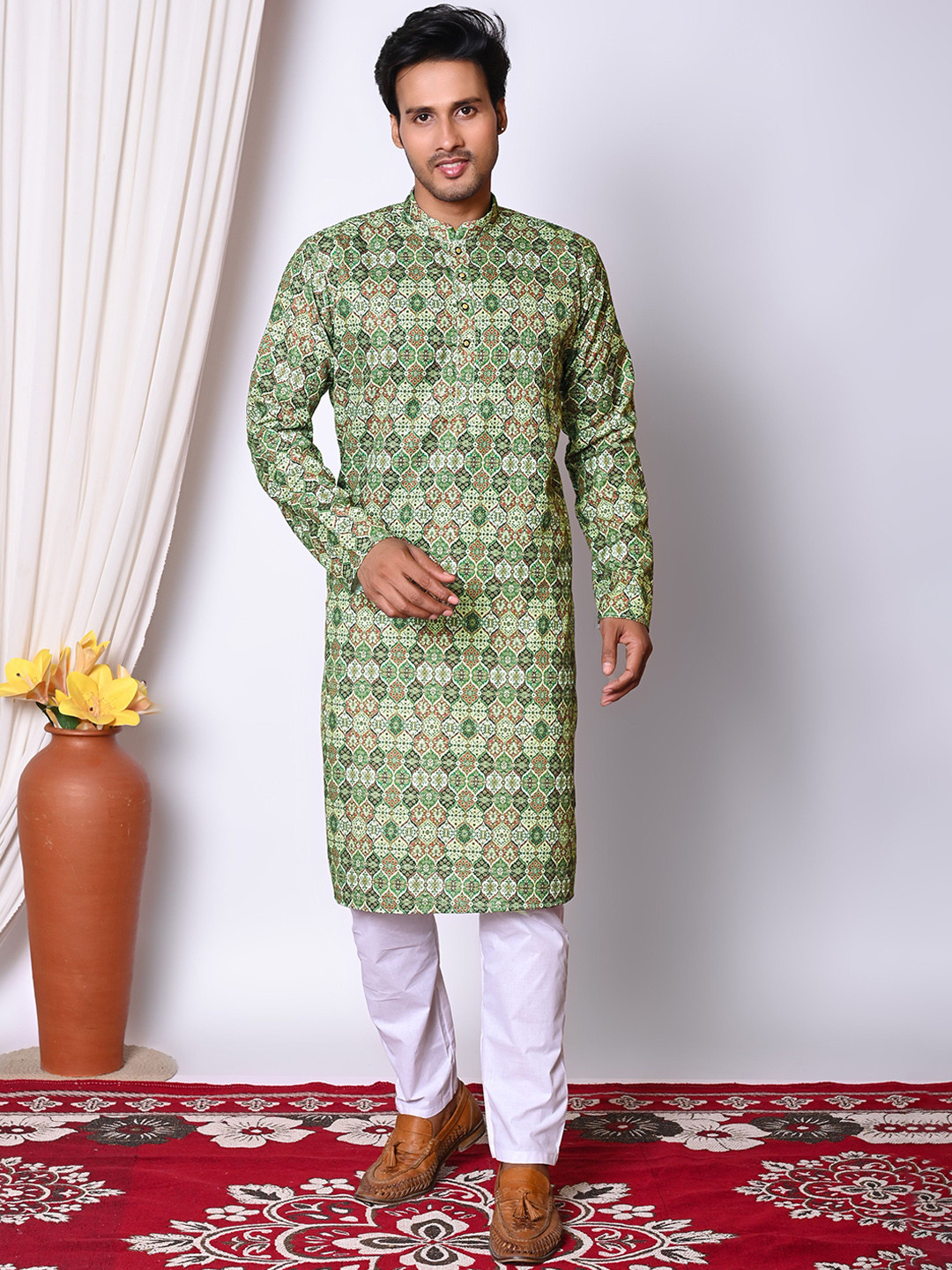 AHLAN APPARELS Ethnic Motifs Embroidered Sequinned Straight Kurta With Trousers