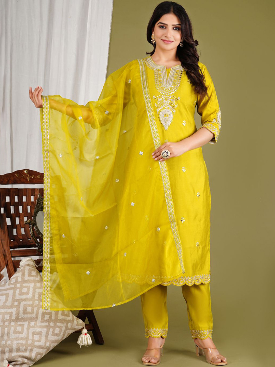 Loyster Ethnic Motifs Embroidered Thread Work Pure Silk Kurta with Palazzos & Dupatta