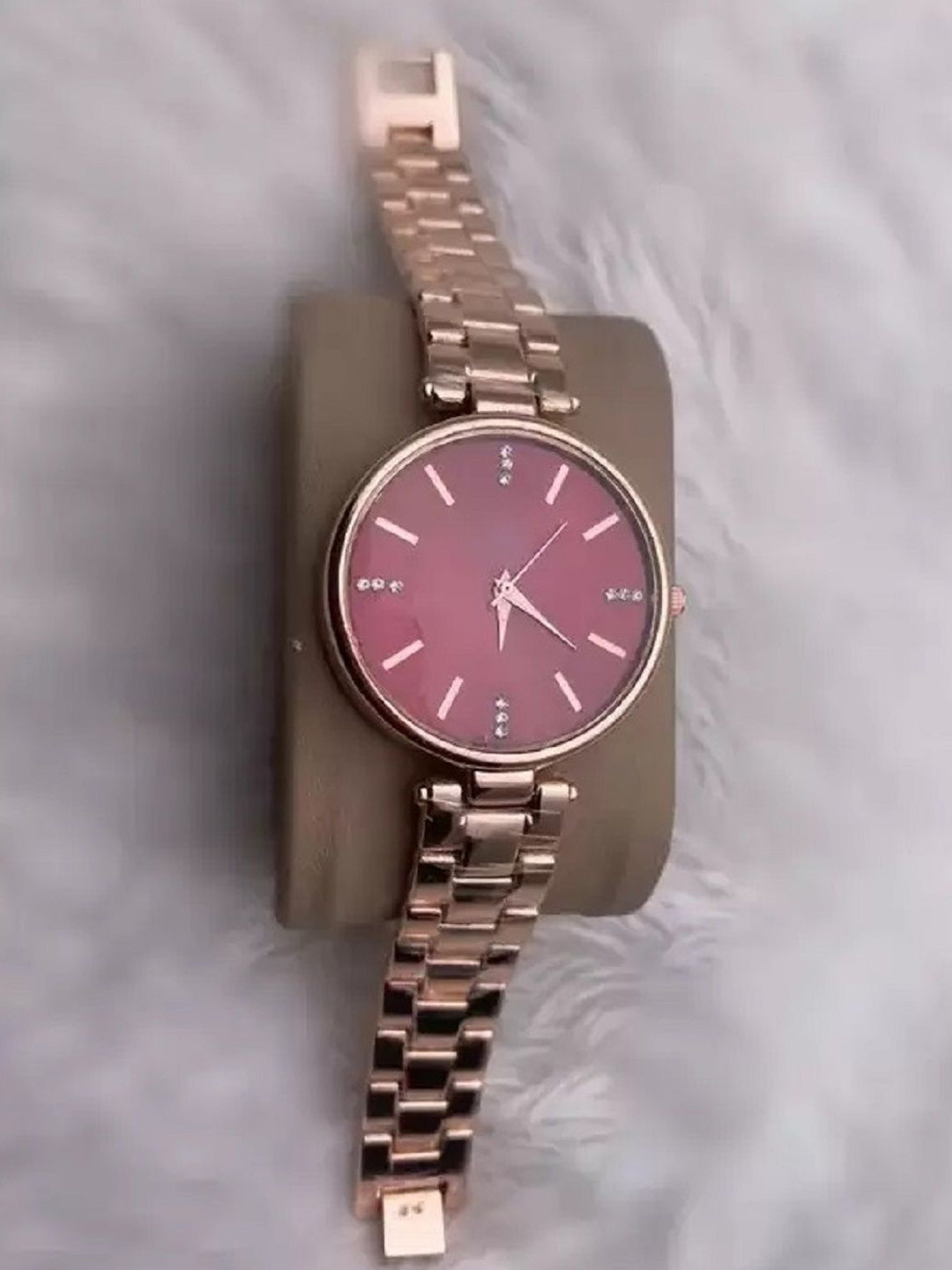 SZN Women Dial & Stainless Steel Straps Analogue Watch Red Dial LaddySZN