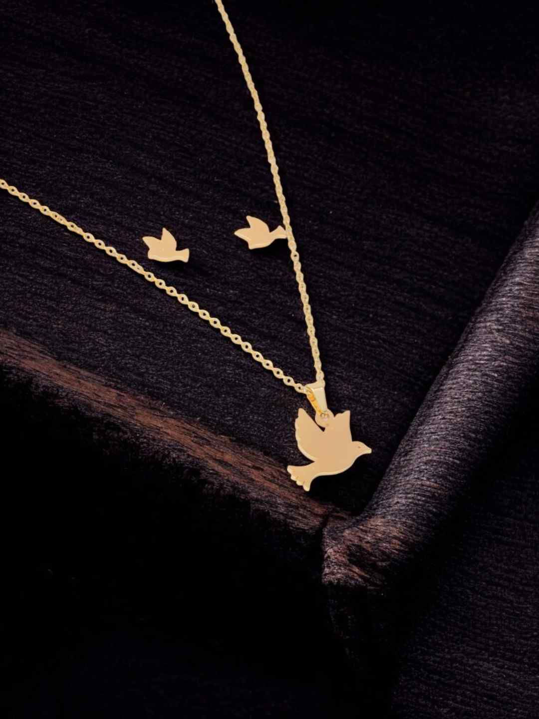 Mali Fionna Gold-Plated Bird Shaped Necklace and Earrings