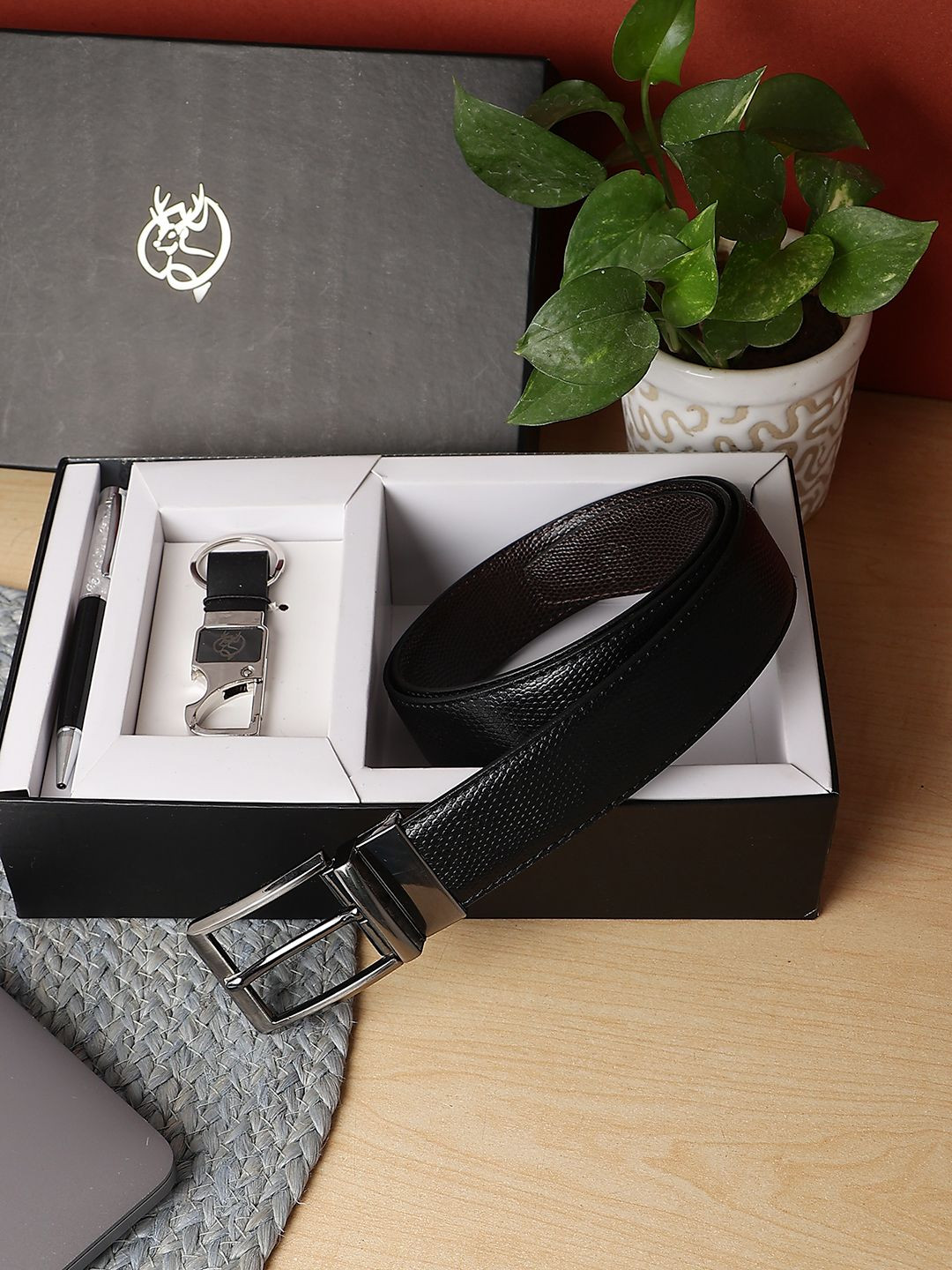 SAZARA Men Reversible Belt & Keychain & Pen Gift Set