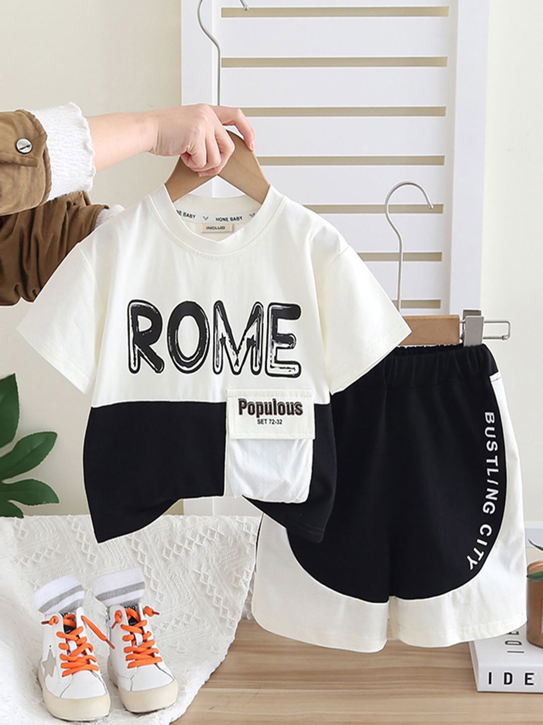 INCLUD Boys Colourblocked Round Neck Flap Pockets T-shirt With Shorts