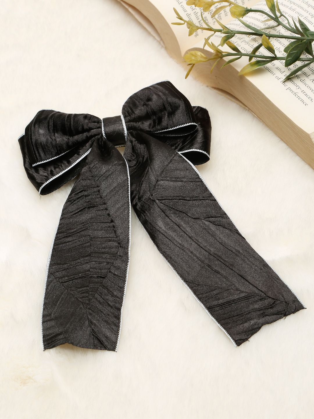 Stoln Women Alligator Bow Detailed Hair Clip