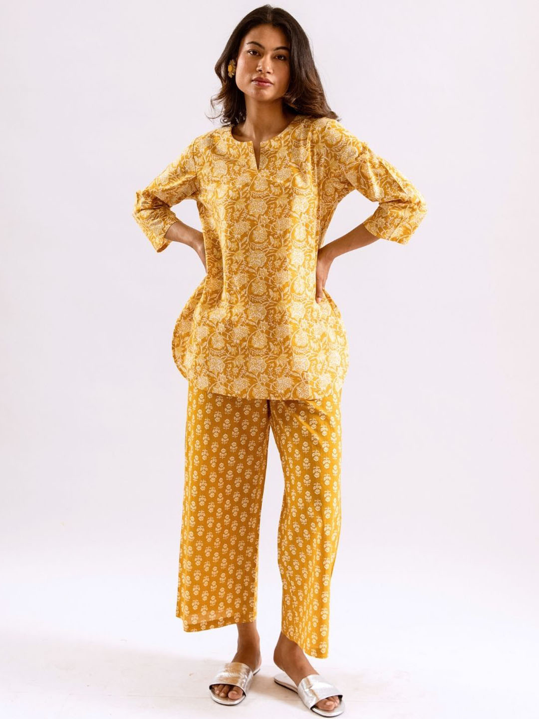 FEATHERS CLOSET Bloomscape Printed Round Neck Pure Cotton Co-Ord Set