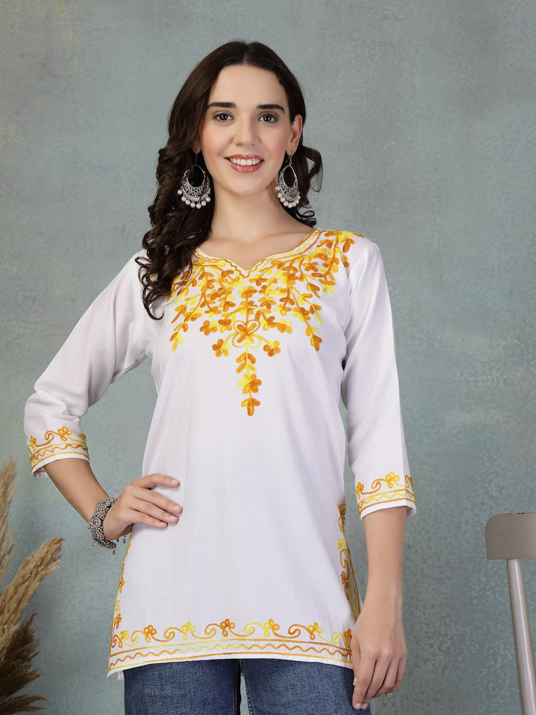 Clora Creation Women Floral Embroidered Kurti