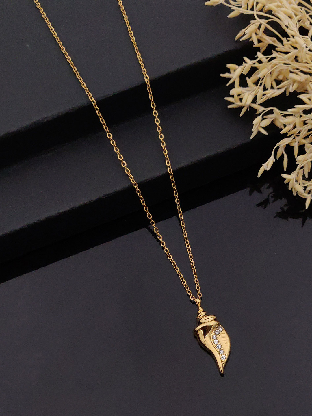 ANJNI CREATION Stainless Steel Gold-Plated AD Studded Shell Shaped Necklace