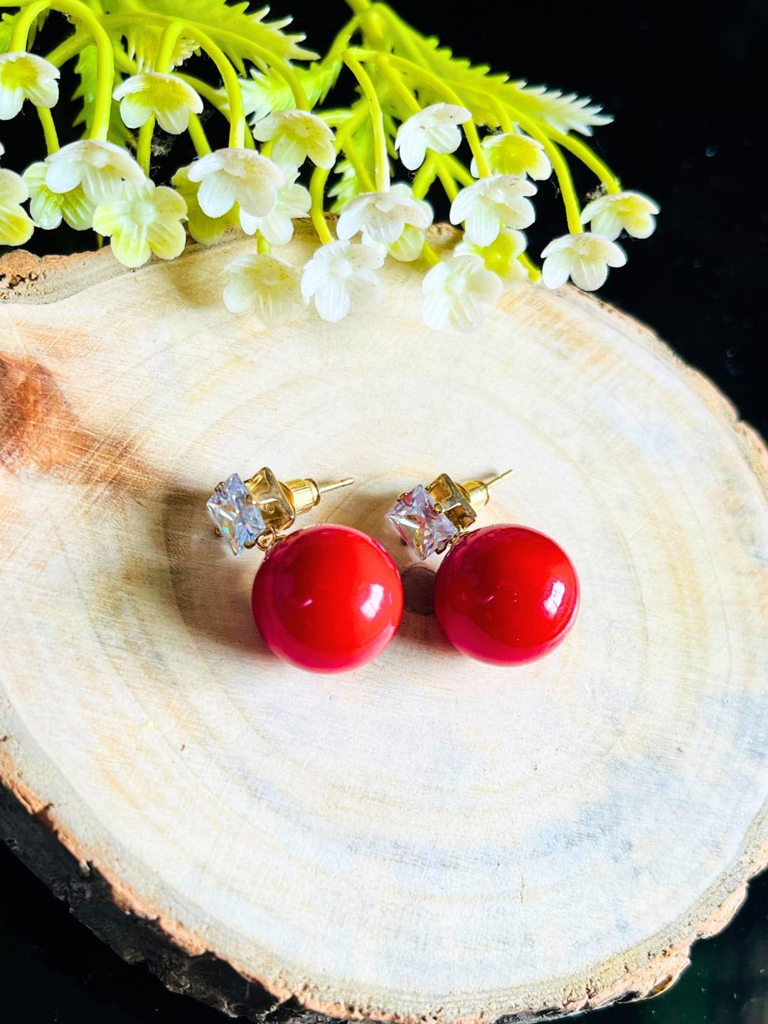 DressBerry Gold-Plated Artificial Stones Studdes & Pearls Beaded Circular Drop Earrings