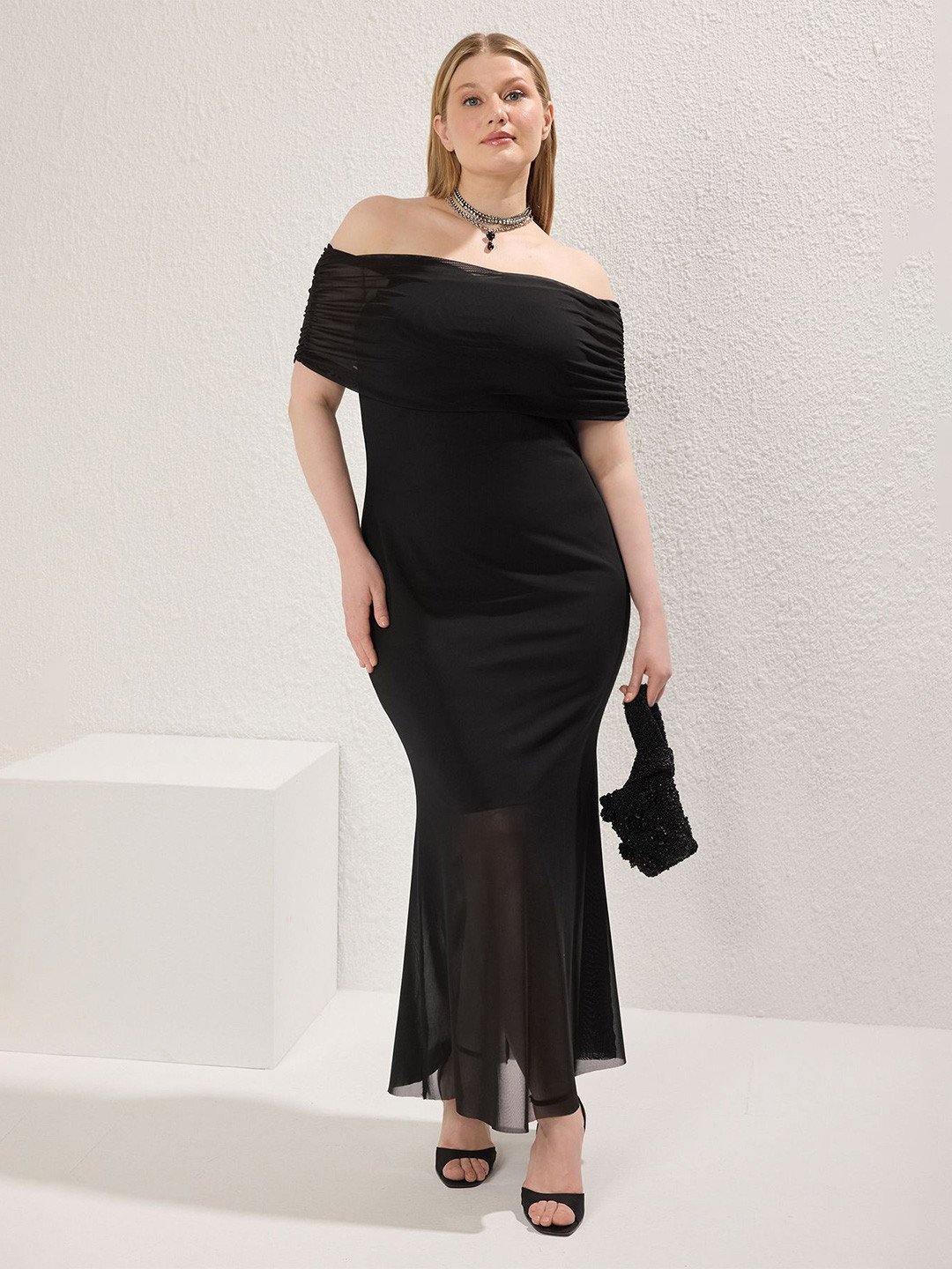 Trendyol Off-Shoulder Maxi Dress