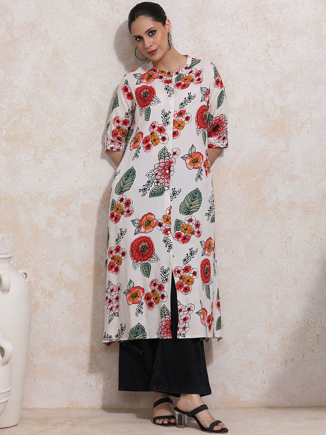 Moara Floral Printed Mandarin Collar Rolled-Up Sleeves A-Line Kurta