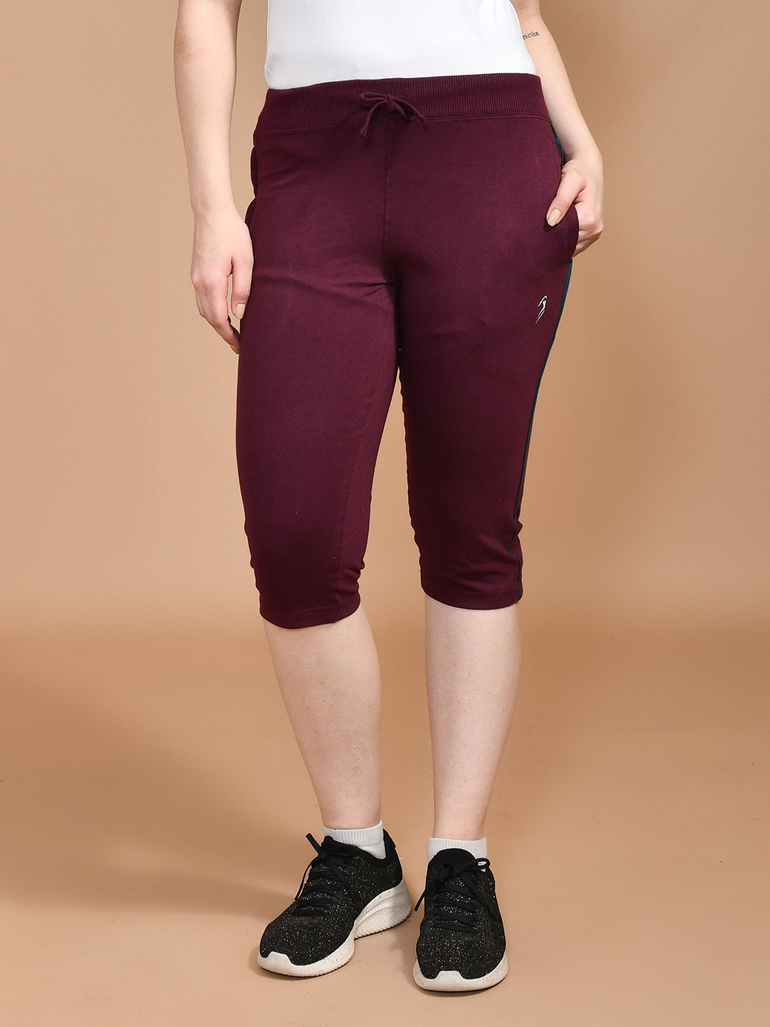 SKYKNIT Women Mid Rise Skinny Fit Capris