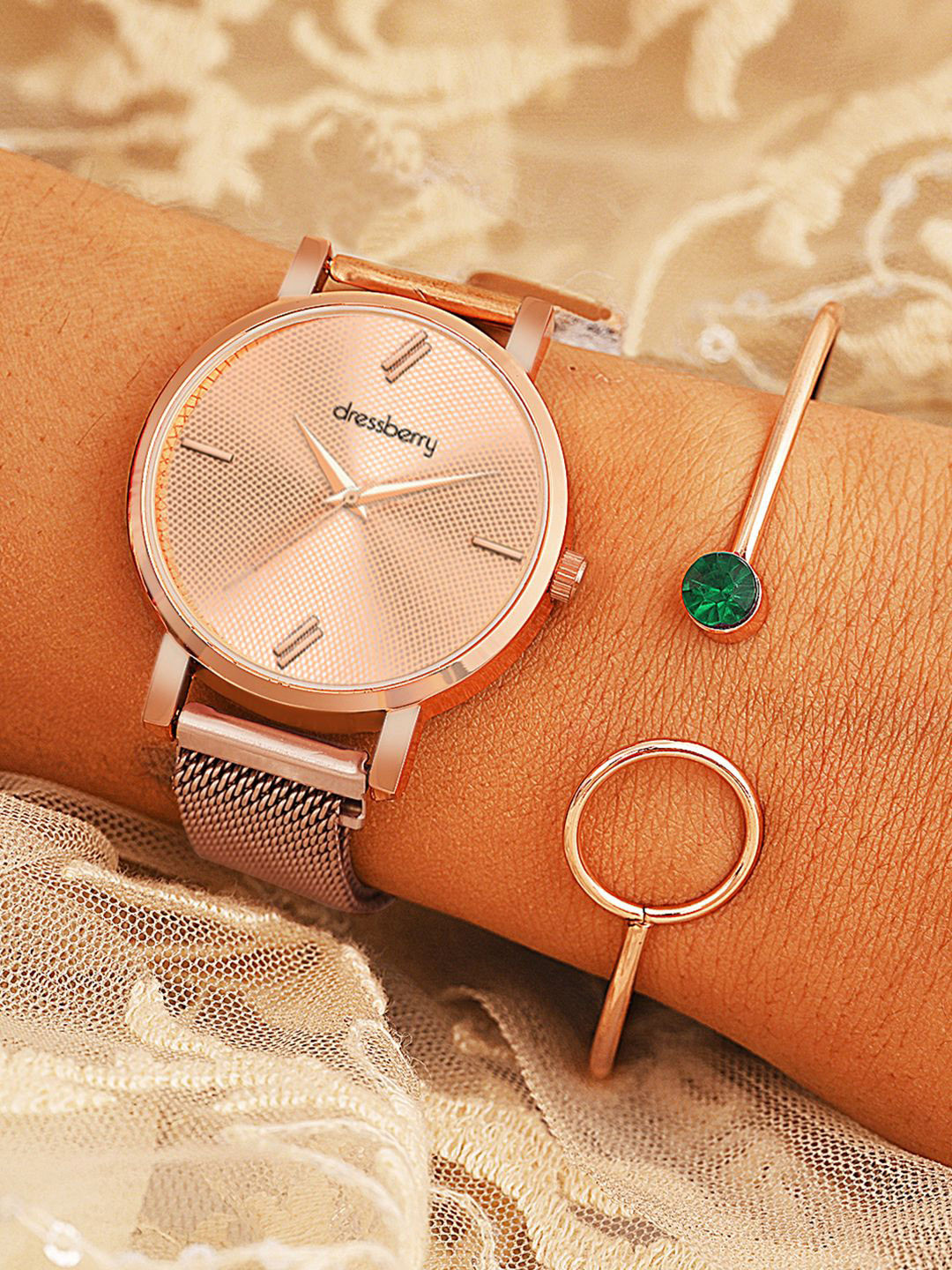 Dressberry Women Watches  & Bangle Gift Set DBSet25 Set Set-105