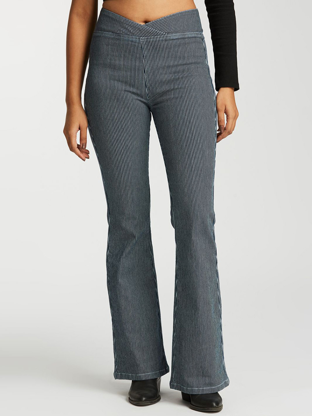 TARAMA Women Flared Mid-Rise Stretchable Jeans