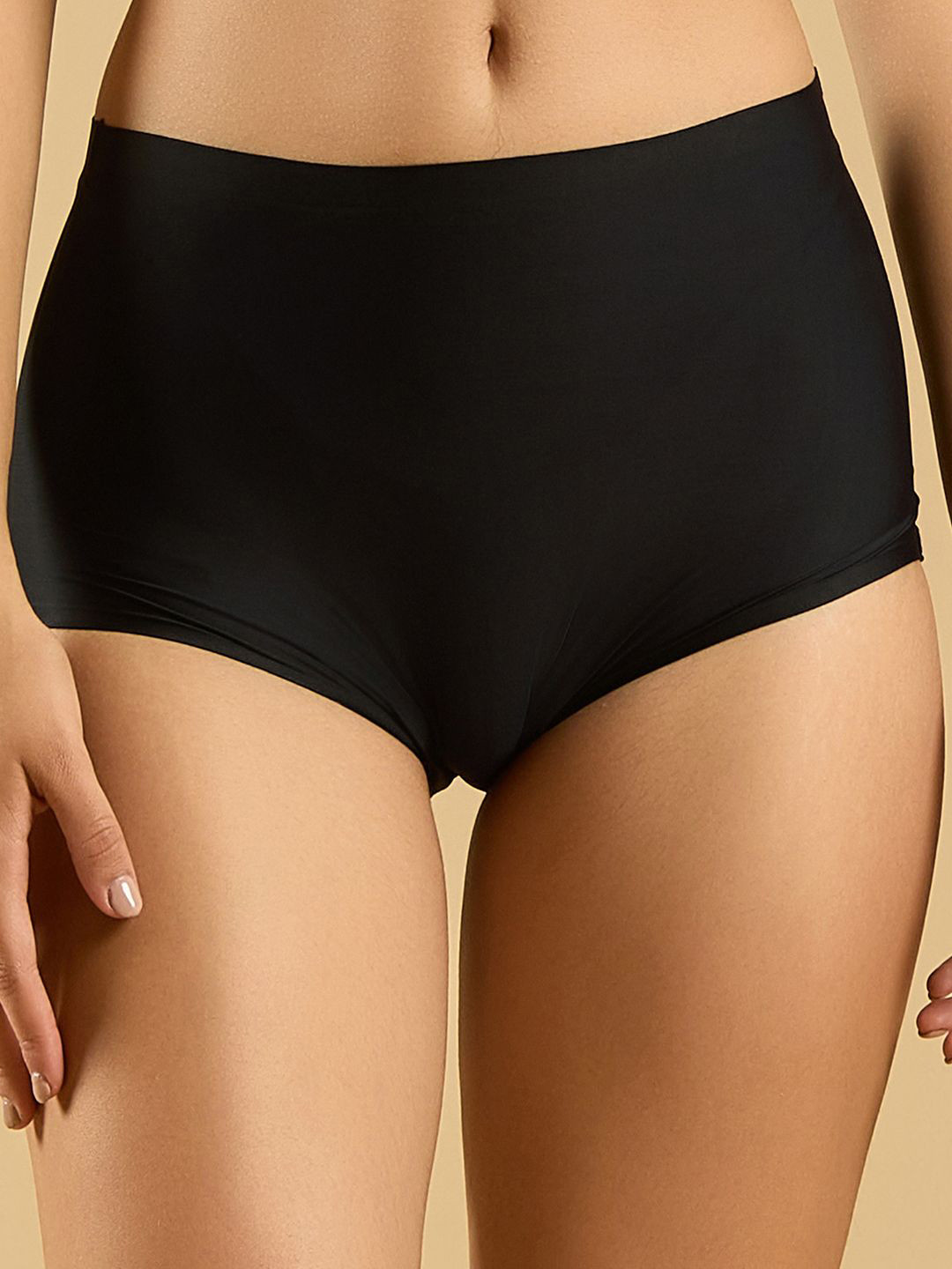 Soie Seamless Mid Waist Full Coverage Boy Shorts with No Visible Panty Line