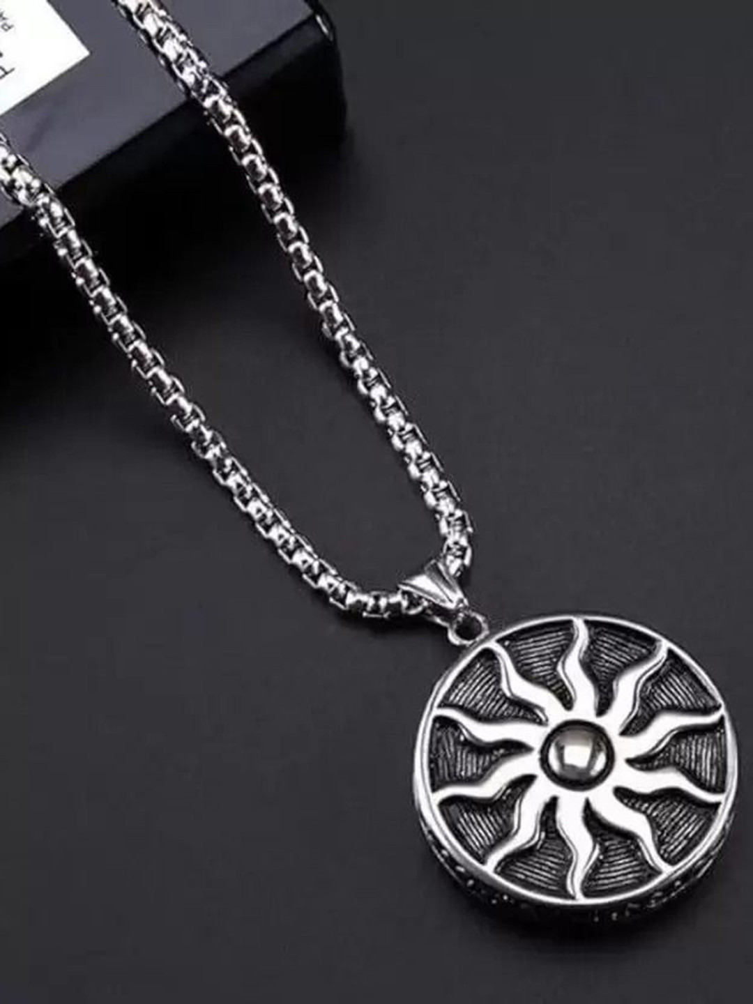 The Roadster Lifestyle Co Men Sterling Silver Silver-Plated Flower Pendants With Chains