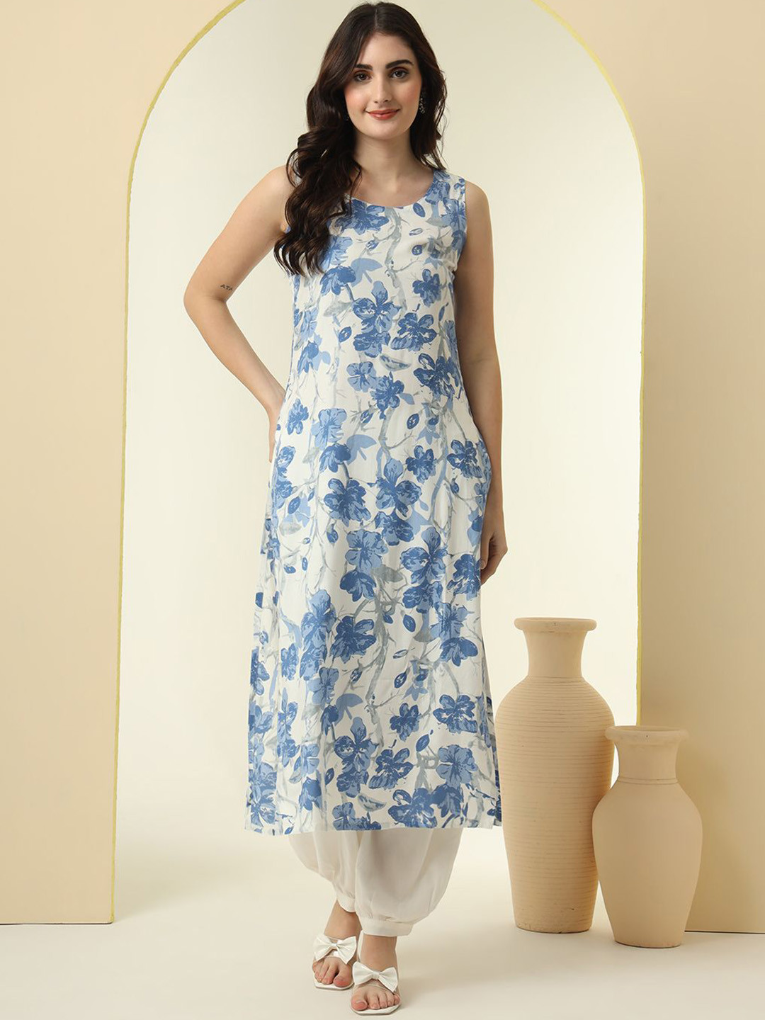 NYPA Floral Printed Round Neck Sleeveless Straight Kurta