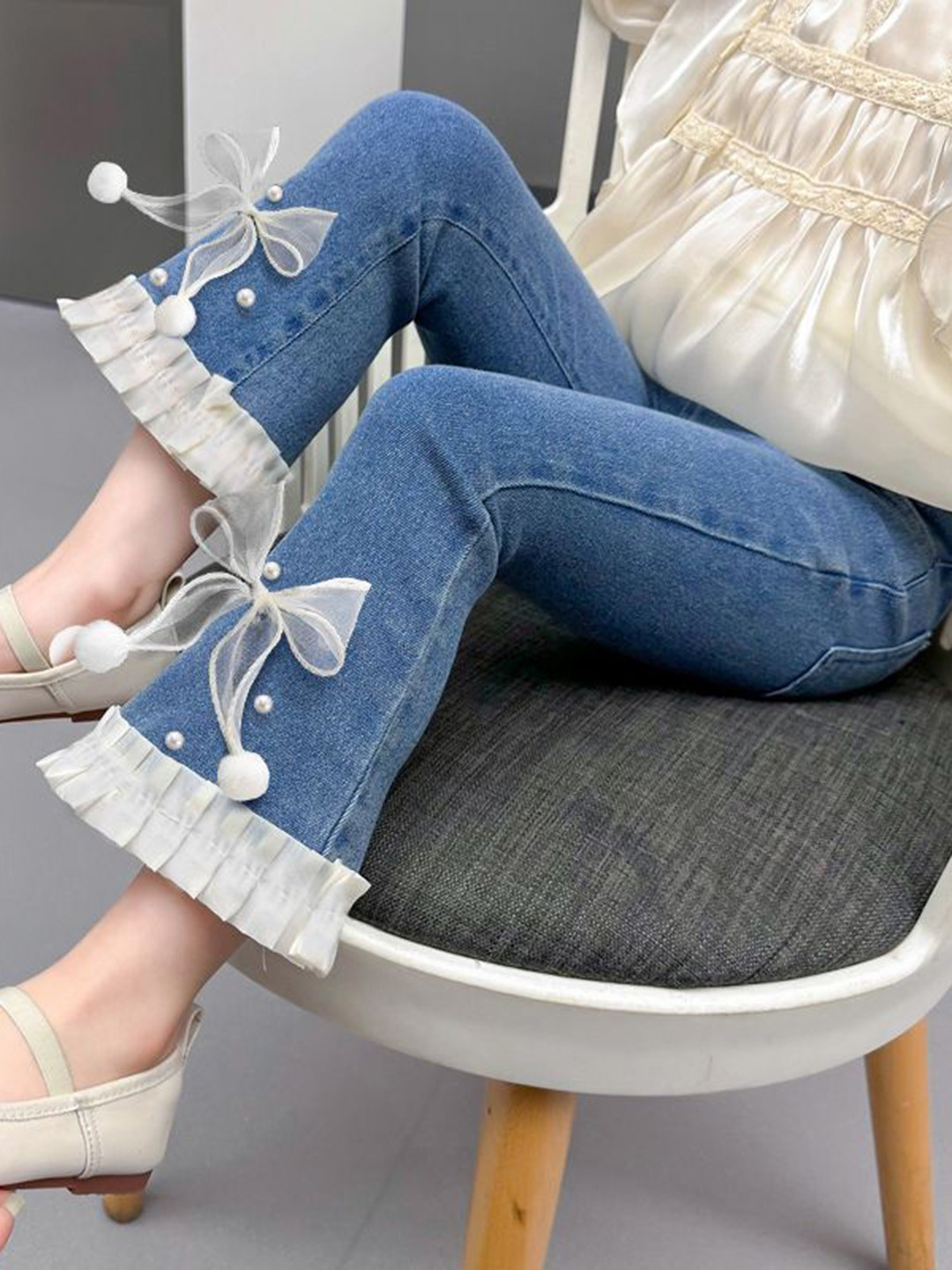 YK Girls Comfort Relaxed Fit High-Rise Light Fade Embellished Stretchable Jeans