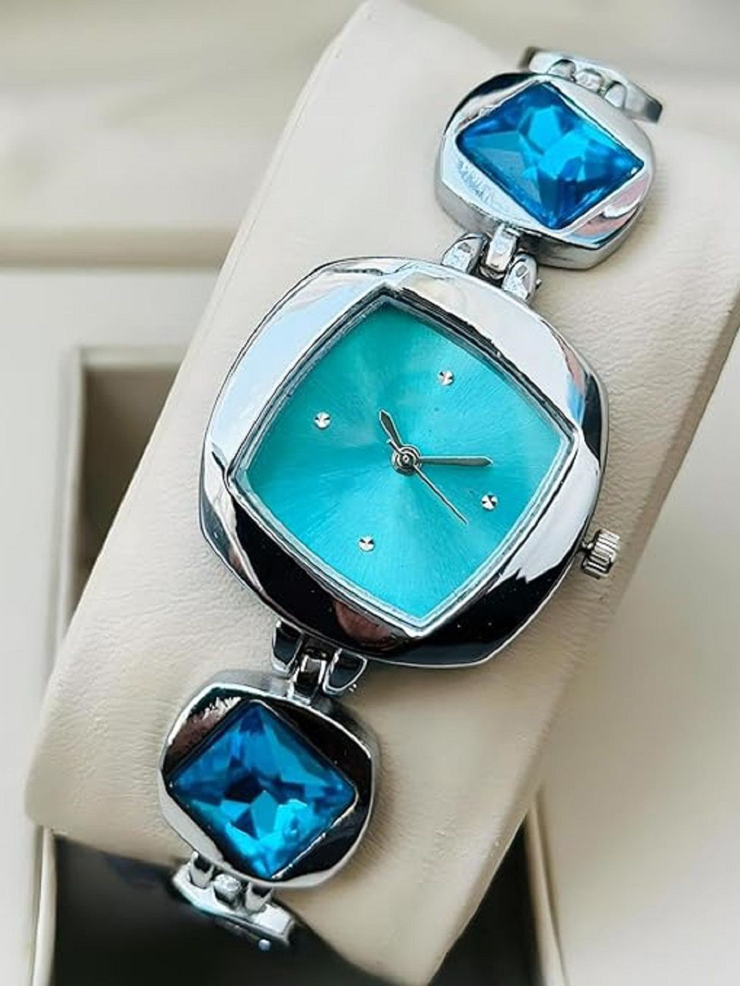 SZN Women Dial & Stainless Steel Wrap Around Straps Analogue Watch Blue Pari