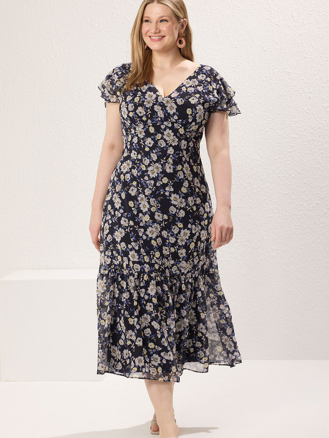Trendyol Women Floral Print Flutter Sleeve A-Line Midi Dress