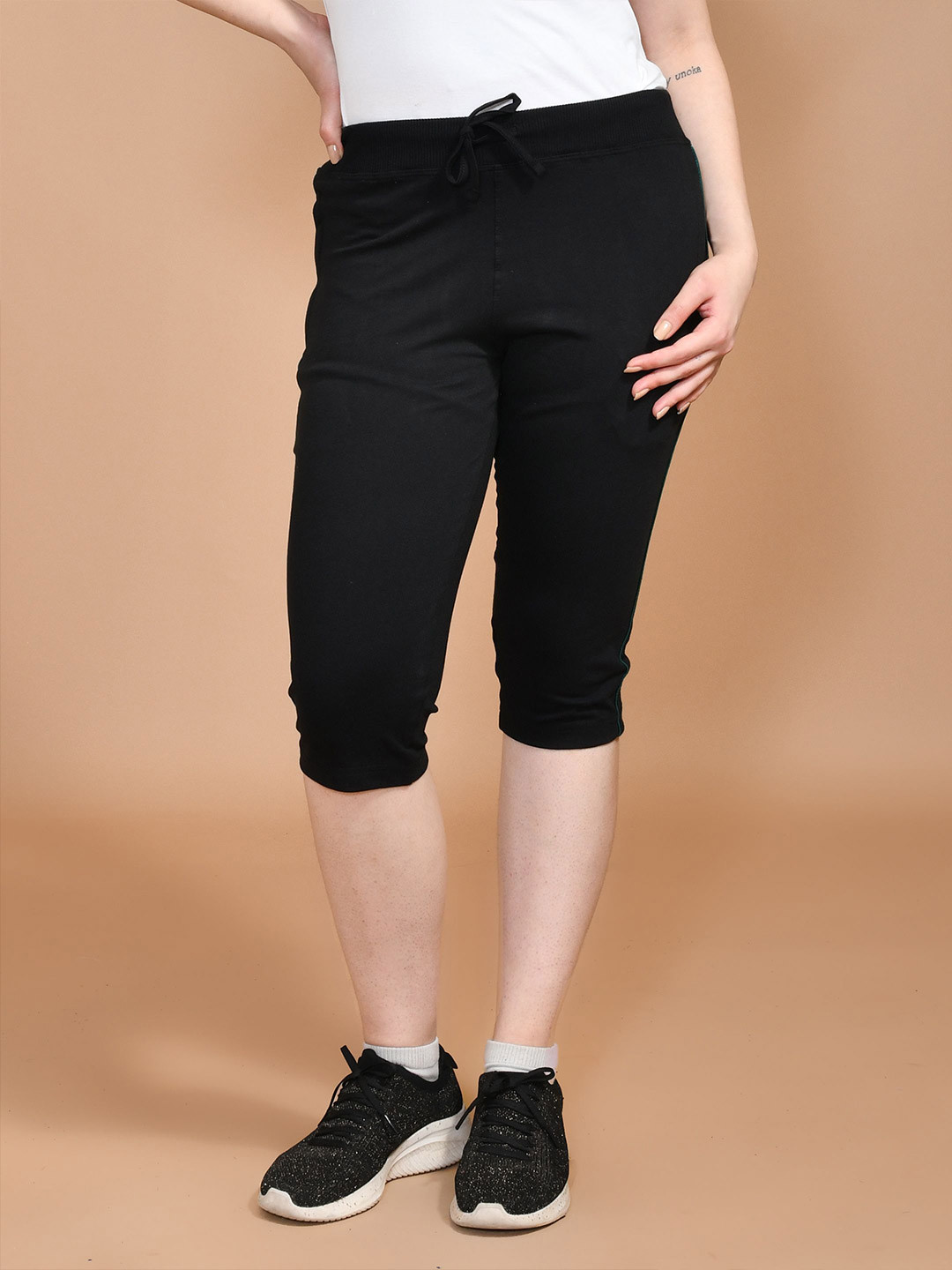 SKYKNIT Women Mid-Rise Capris