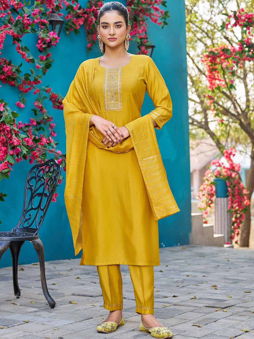 VIBE VISION Floral Embroidered Thread Work Pure Silk Kurta with Trousers & Dupatta