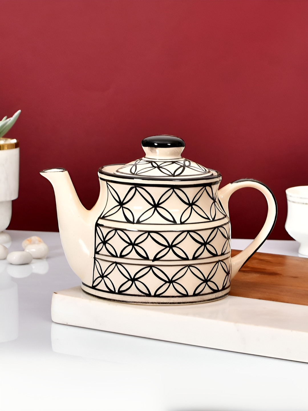 Aapno Rajasthan Cream & Black Printed Kettle