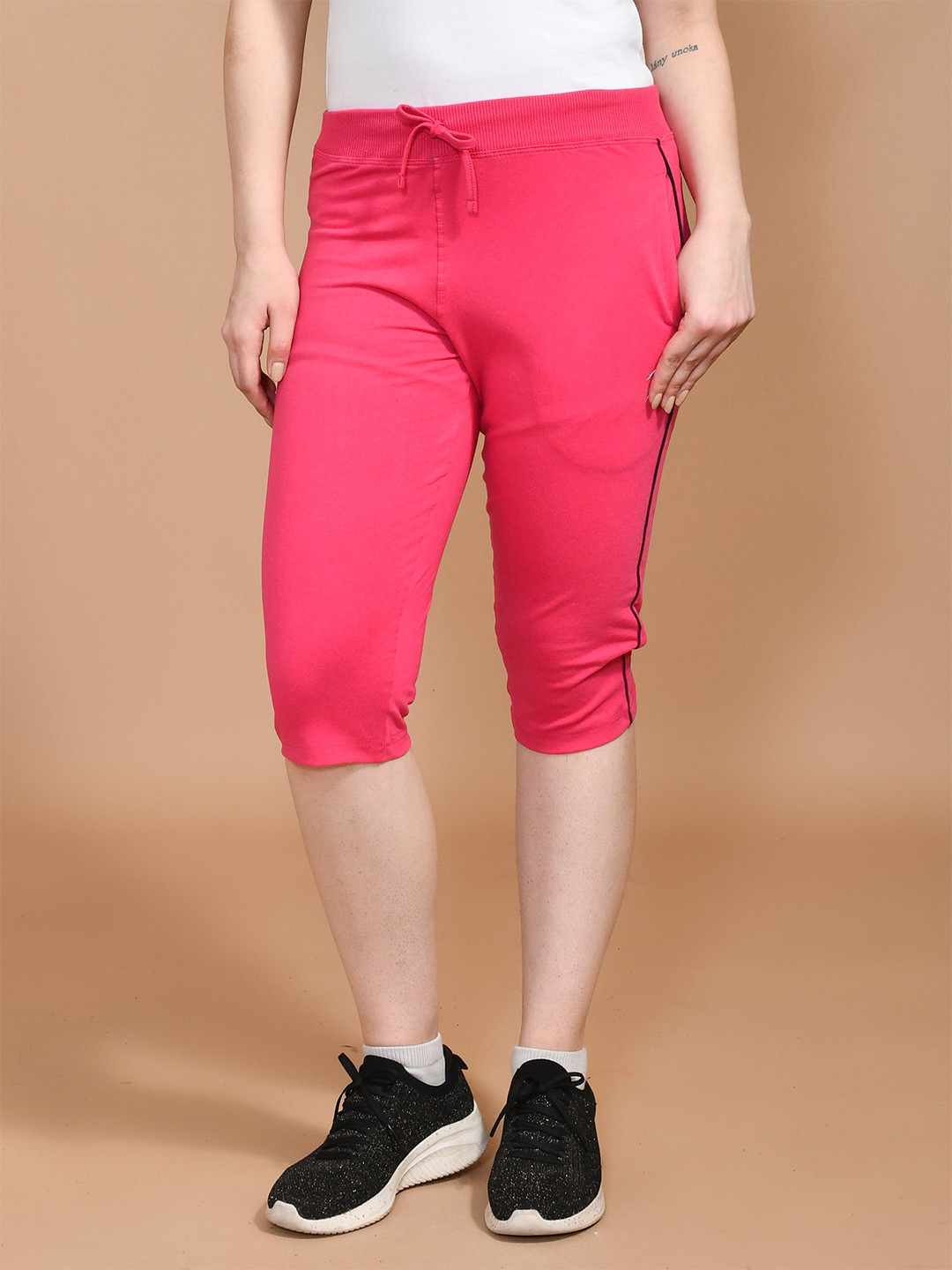 SKYKNIT Women Regular Fit Mid-Rise Capris