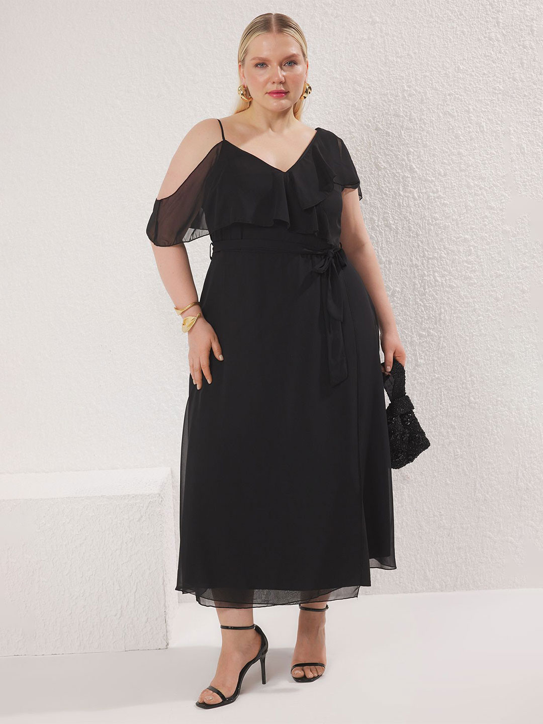 Trendyol Cold-Shoulder Tie-Up Fit & Flare Midi Plus Size Dress