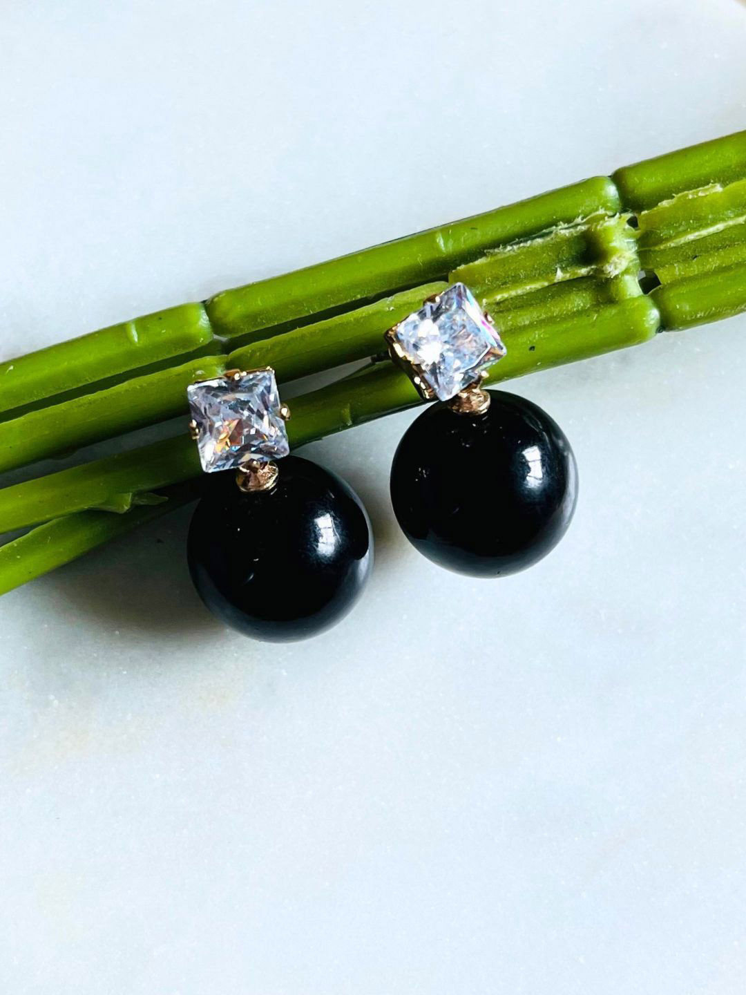DressBerry Gold-Plated Artificial Stones Studdes & Pearls Beaded Circular Drop Earrings