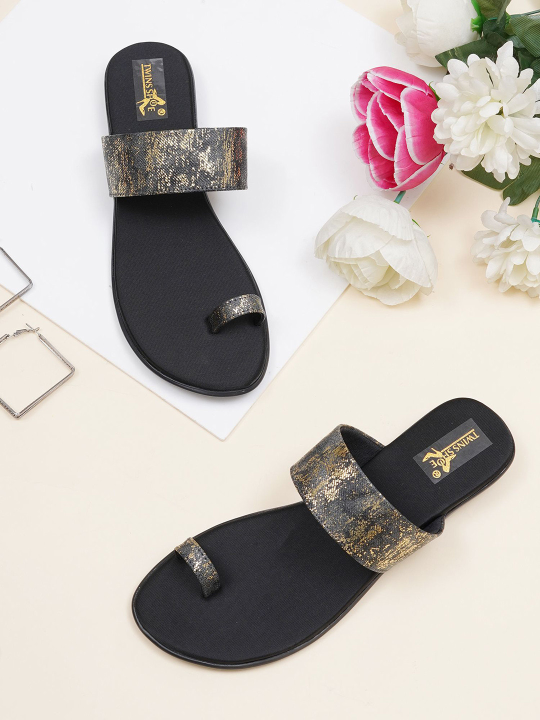TWINSSHOE Women One Toe Flats